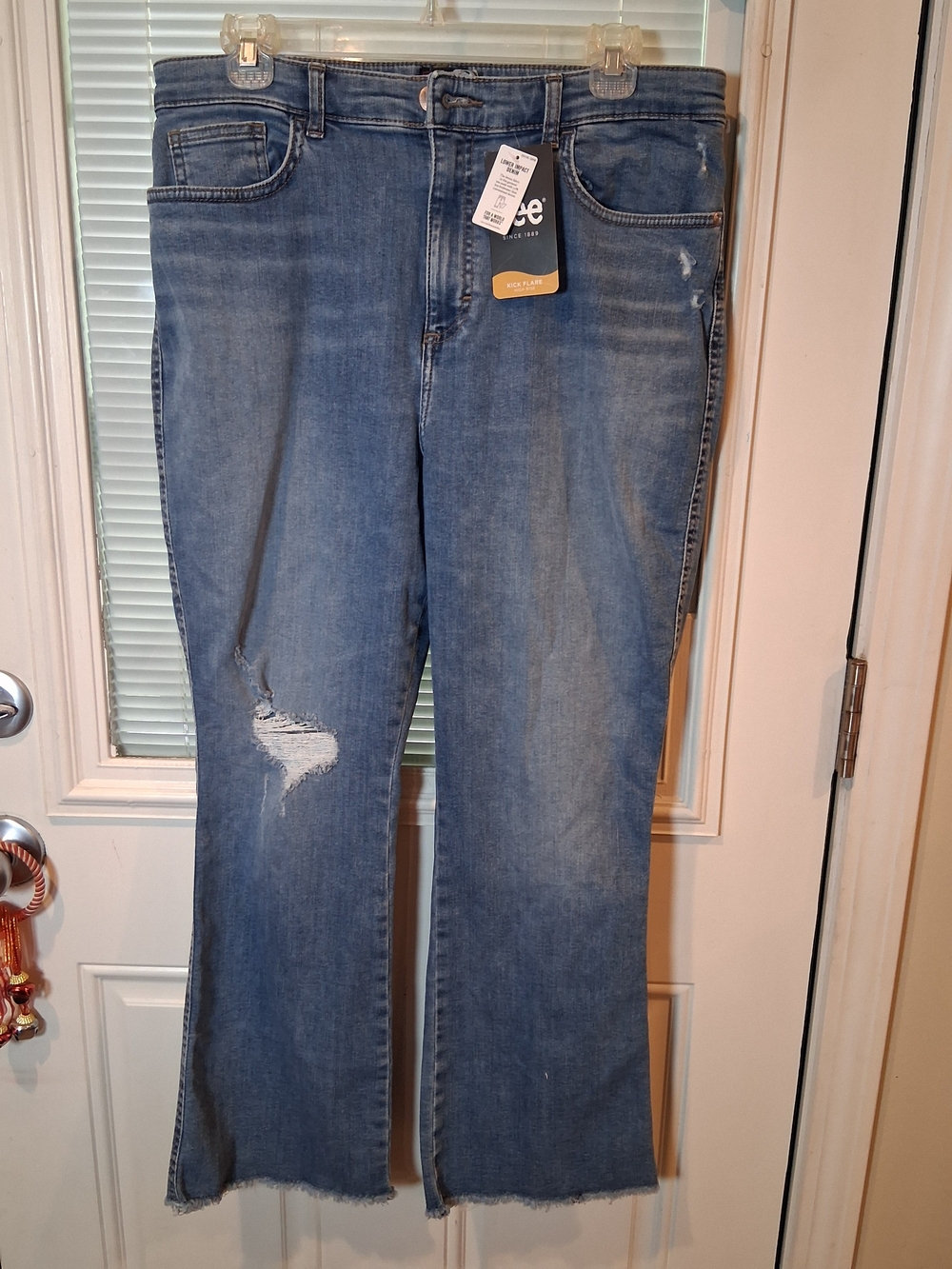 sku326 Lee High-Rise Distressed Straight Leg Jeans - Light Blue NWT size 14m